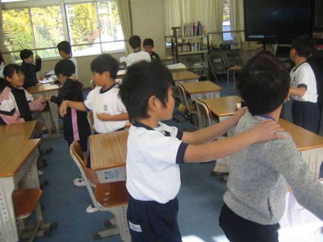 1年音楽じゃんけん列車の写真