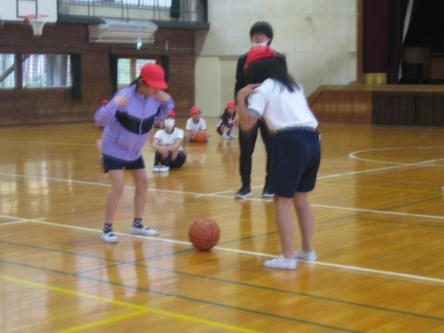 5年体育科ボール運動の写真