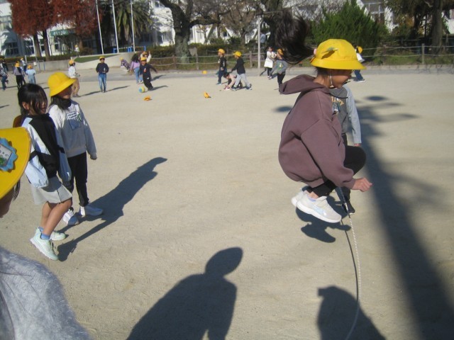 長縄遊びの写真
