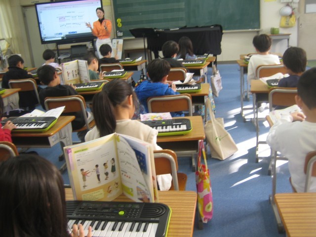 1年音楽授業の写真