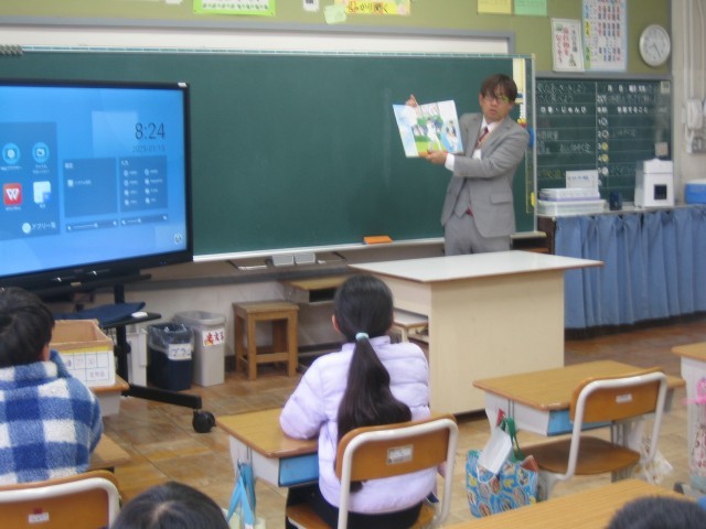 3年1組読み聞かせ写真