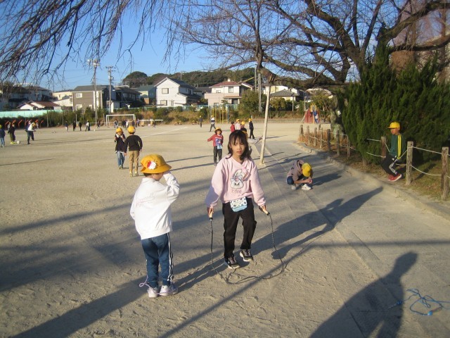 朝の外遊びの写真２