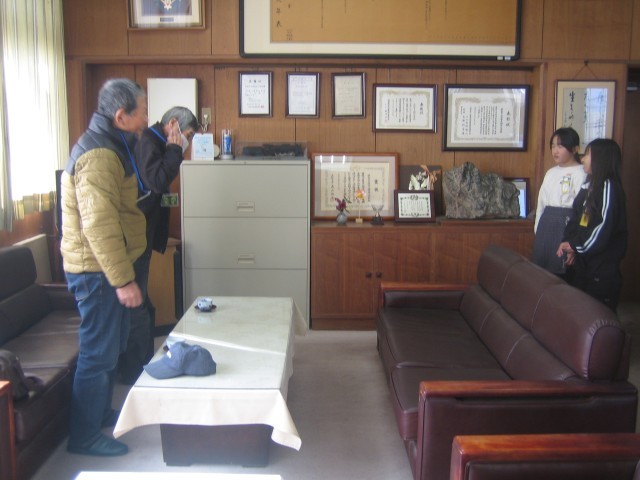 校長室でお迎えの写真