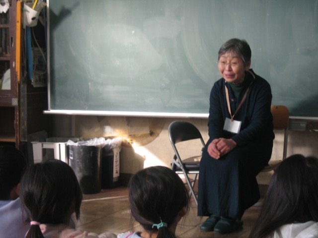 2年1組読み聞かせ写真