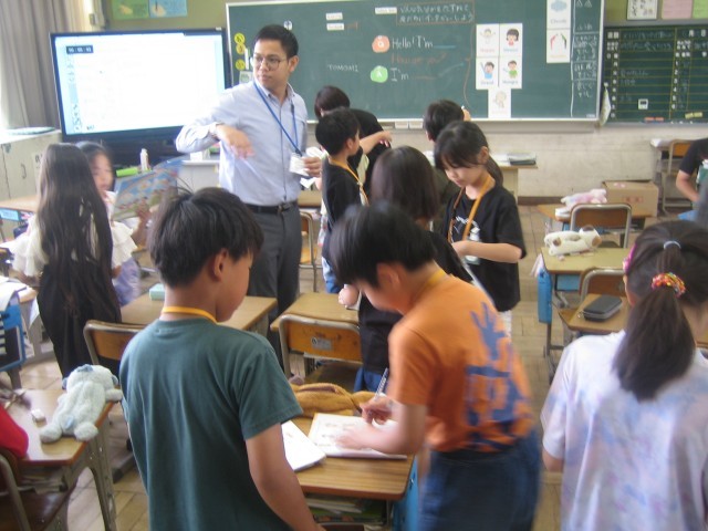 3年外国語活動の様子
