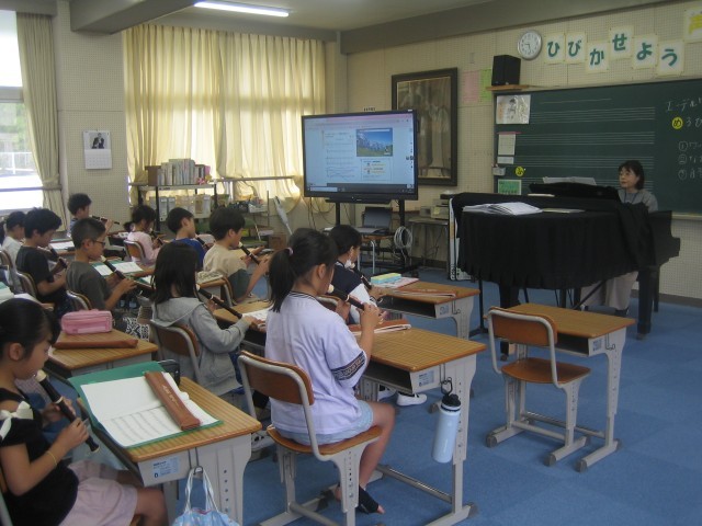 4年音楽授業の様子