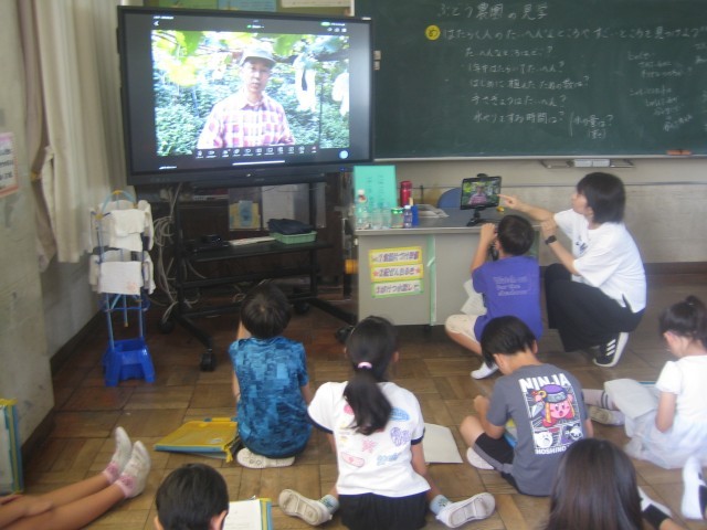 3年ぶどう農園とオンライン授業１