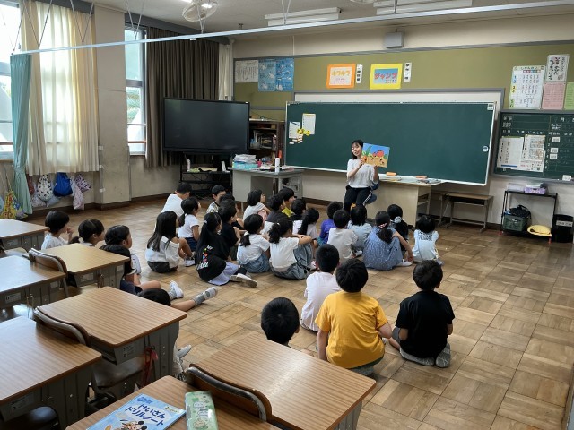 2年2組読み聞かせ