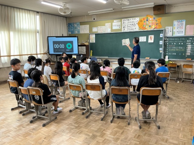5年2組読み聞かせ