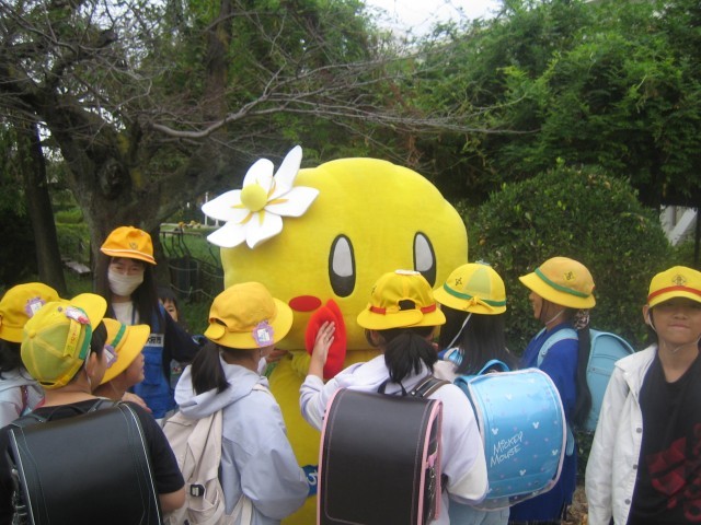 おぶちゃんとあいさつ運動