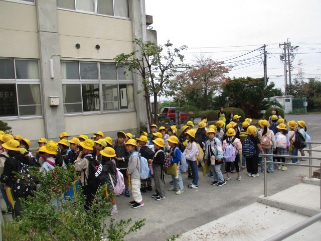 2年生校外学習へ