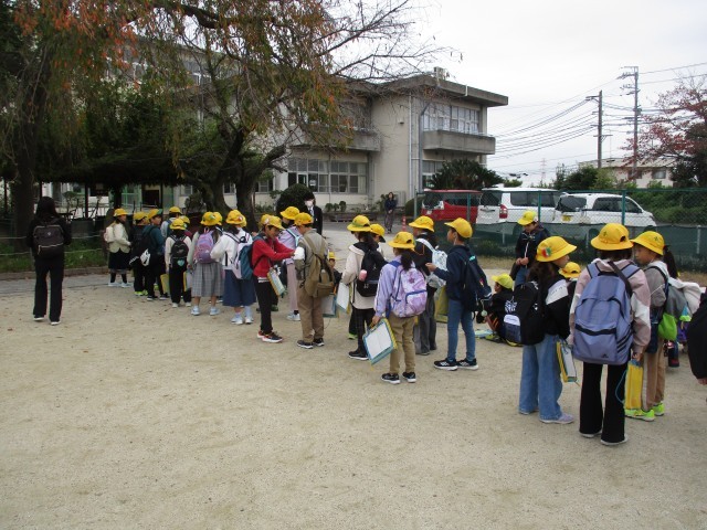 ４年校外学習へ