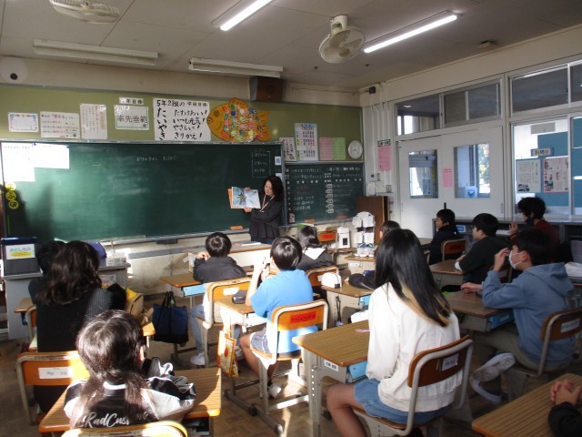 5年2組読み聞かせ