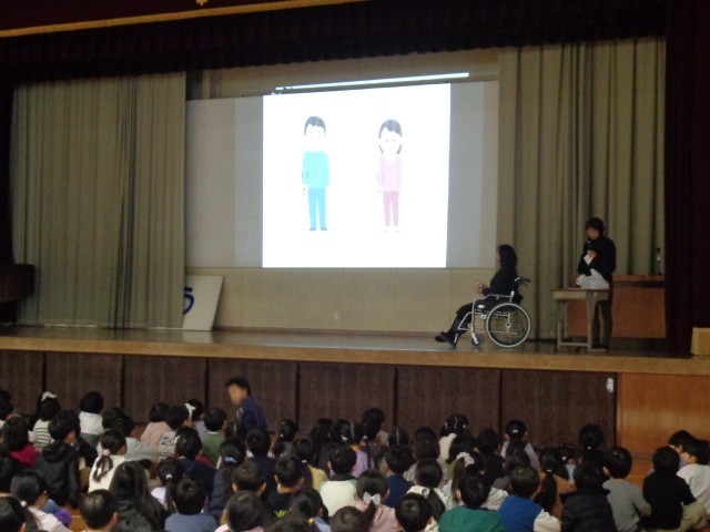 朝会での人権講話