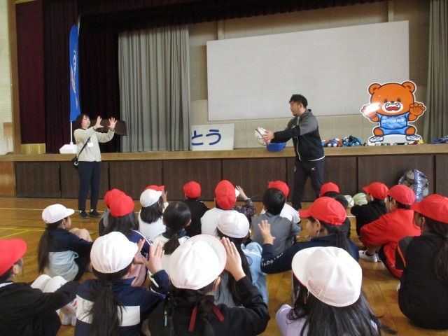 3年タグラグビー出前授業１