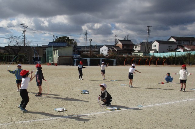 2年体育　なわとび
