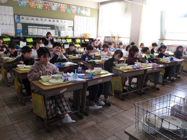 1年生の給食風景