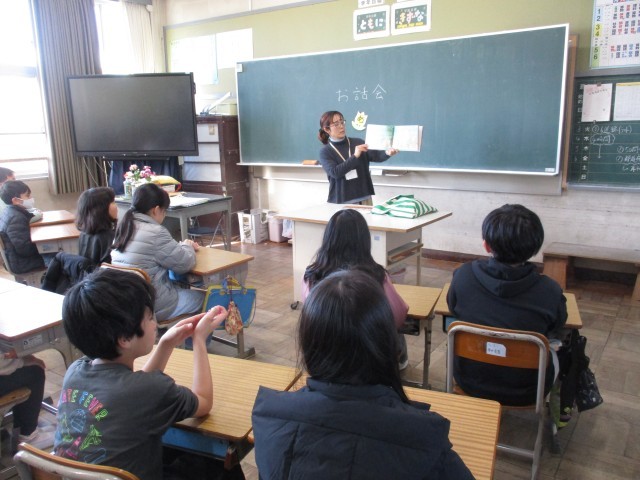 4年2組読み聞かせ
