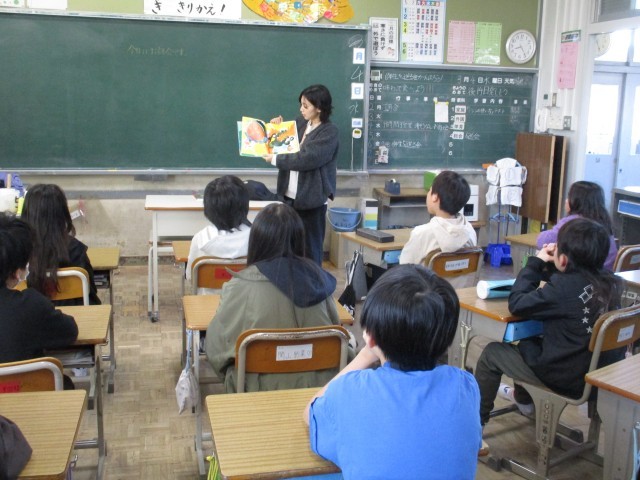 5年2組読み聞かせ