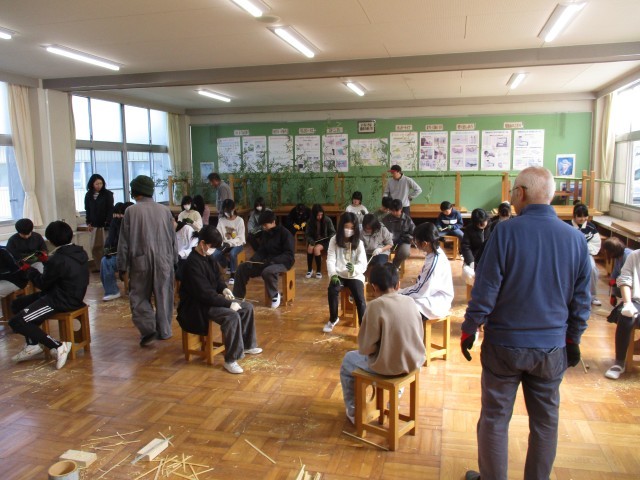 ６年　竹の箸作り２