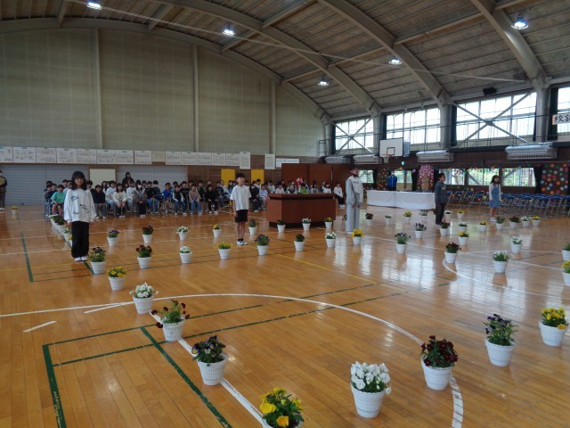 児童会役員のあいさつ練習