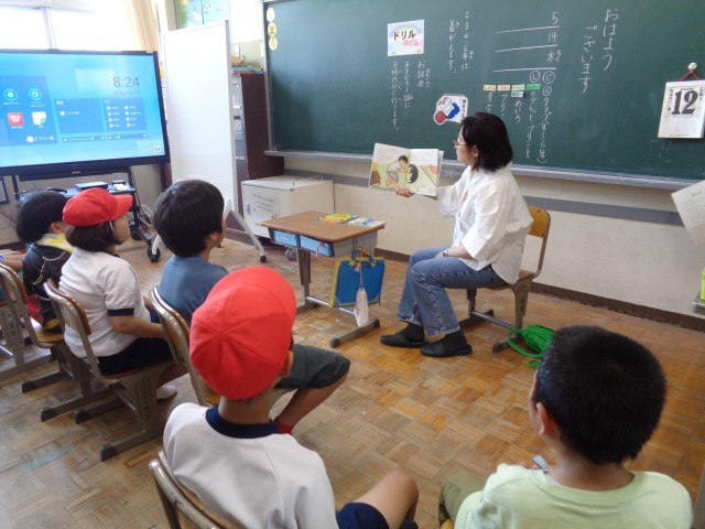 あすなろ学級読み聞かせ