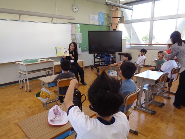 あすなろ学級読み聞かせ
