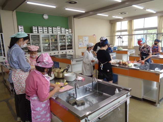 あすなろ調理実習カレーと白玉団子１