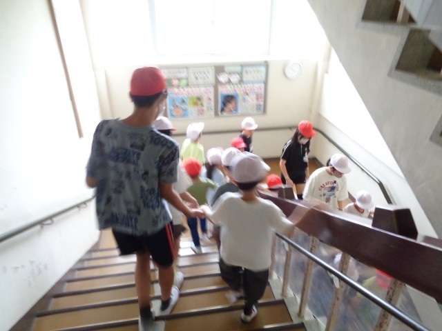 １年６年ペア交流移動
