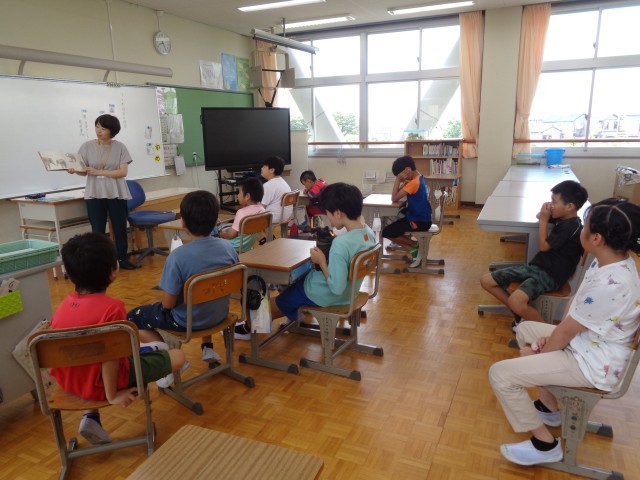 あすなろ学級読み聞かせ