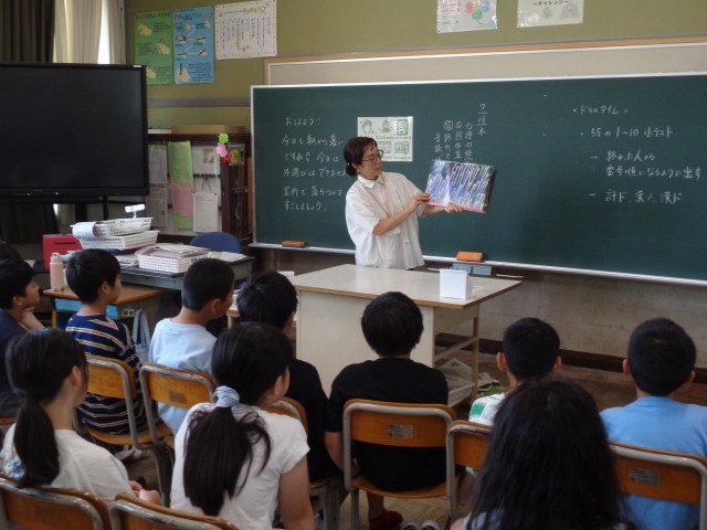 ４年３組読み聞かせ