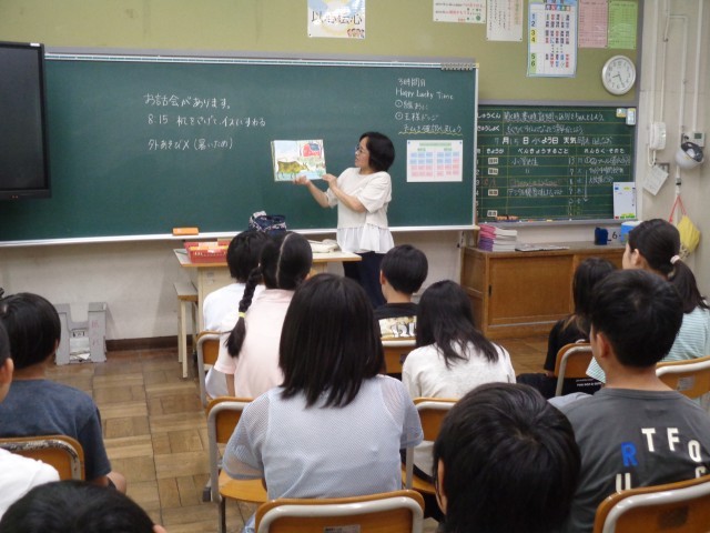 6年1組読み聞かせ