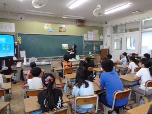 5年2組読み聞かせ