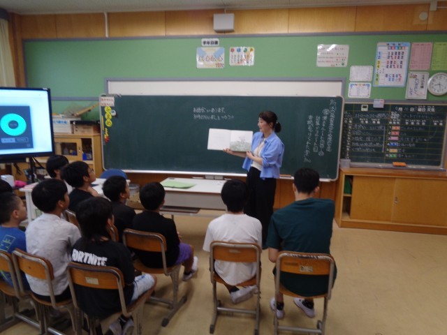 ６年３組読み聞かせ