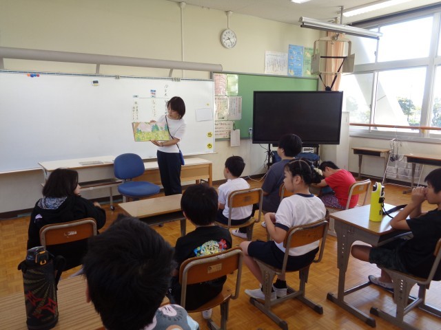 あすなろ学級読み聞かせ