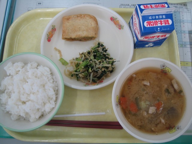 給食の写真
