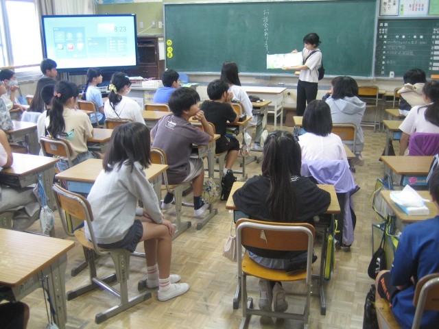 ５年2組読み聞かせ写真