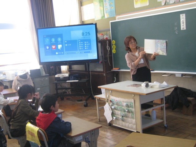 2年3組読み聞かせの写真