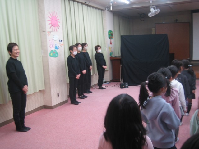 おはなしべやの皆さんの写真