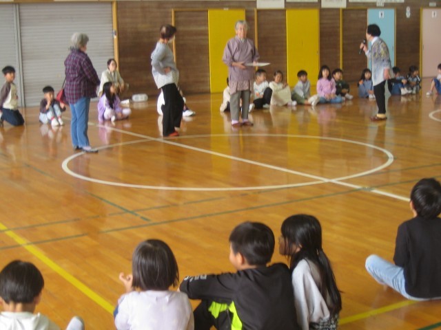 1年盆おどりの写真