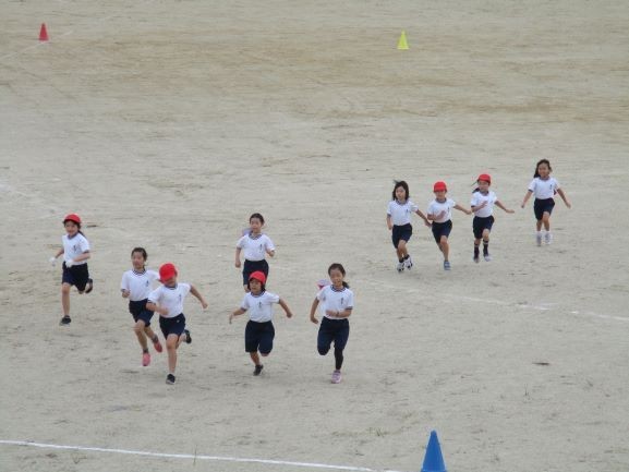 2024年9月24日　3年生　リレー選抜　赤　女子