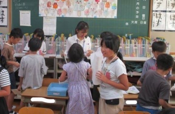 2024年10月7日　4年3組　外国語　What time is it？　活動３