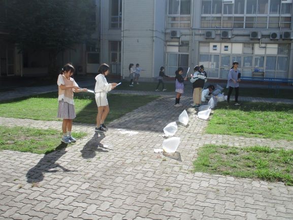 2024年10月10日　4年3組　理科　とじこめた空気や水　空気鉄砲