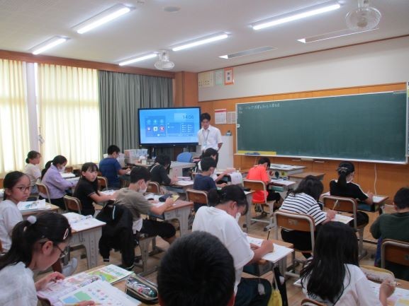 2024年10月15日　5年1組　社会　教育実習生