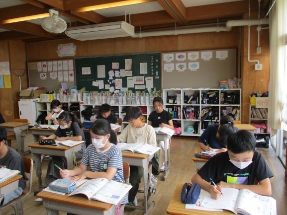 2024年10月16日　6年2組　家庭科　ナップザックづくりの振り返り２