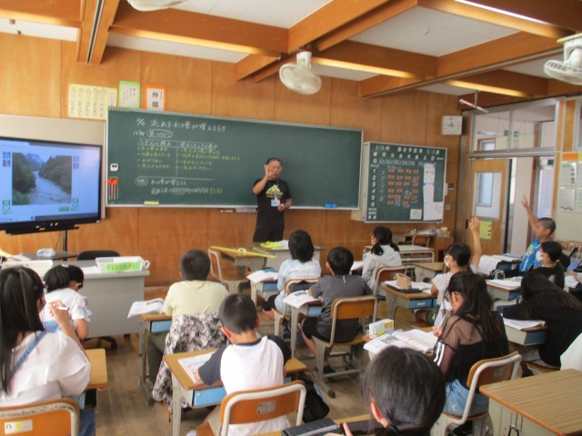 2024年10月17日,5年3組,理科,流れる水と土地１